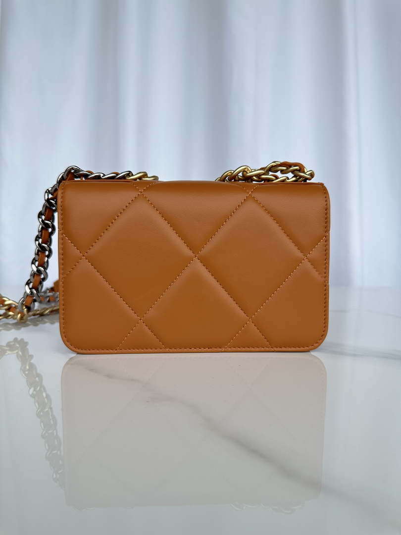 Chanel AP3267 19 Wallet on Chain Woc Shiny Lambskin Brown - Silver - View 12