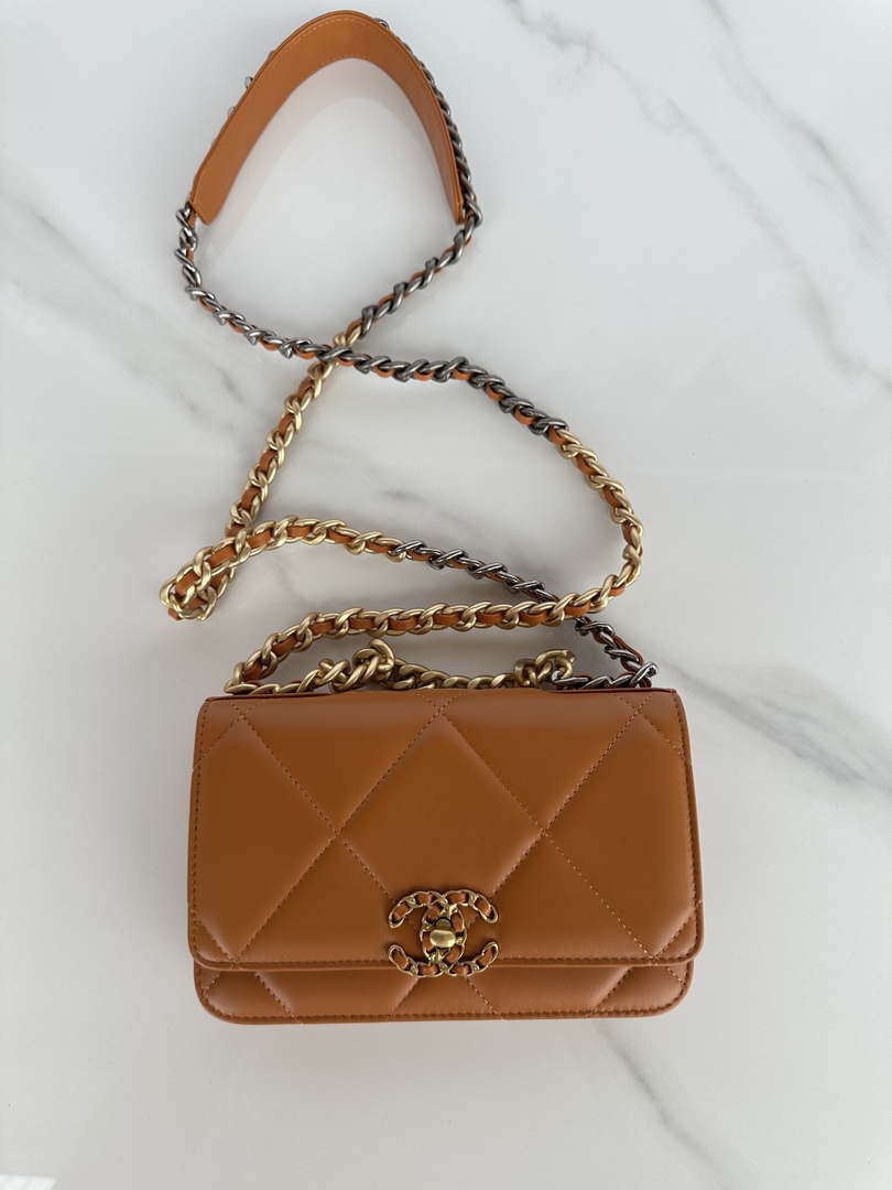 Chanel AP3267 19 Wallet on Chain Woc Shiny Lambskin Brown