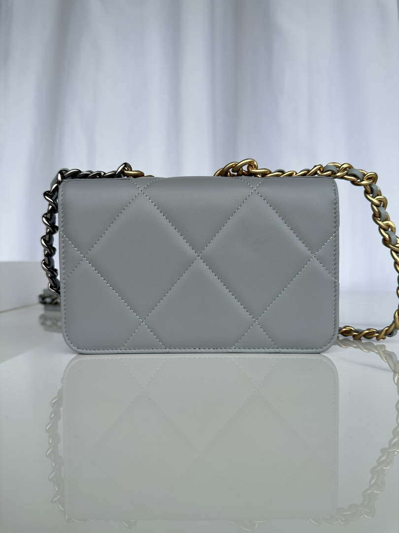 Chanel AP3267 19 Wallet on Chain Woc Shiny Lambskin Gray