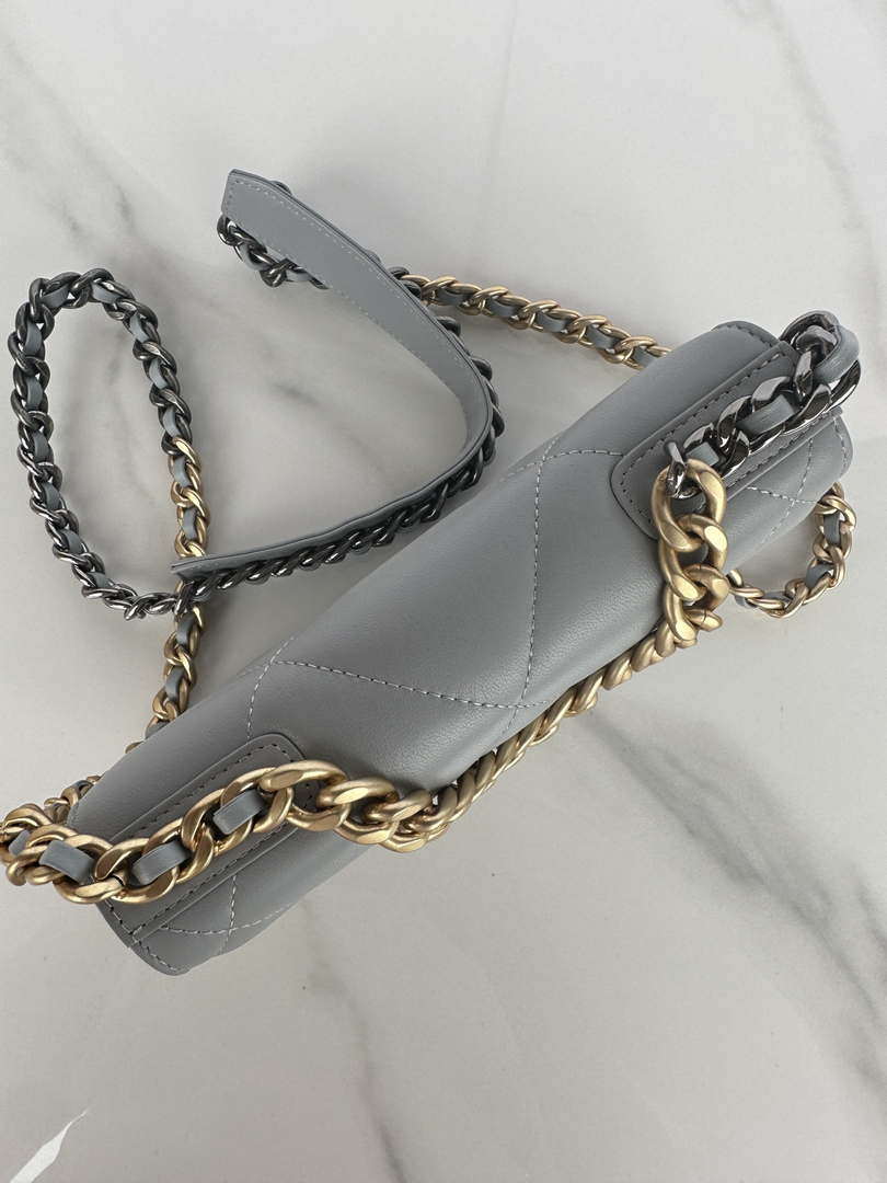 Chanel AP3267 19 Wallet on Chain Woc Shiny Lambskin Gray