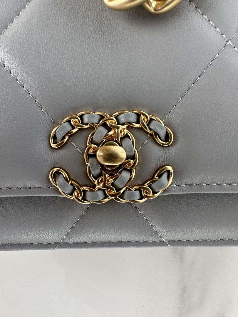 Chanel AP3267 19 Wallet on Chain Woc Shiny Lambskin Gray