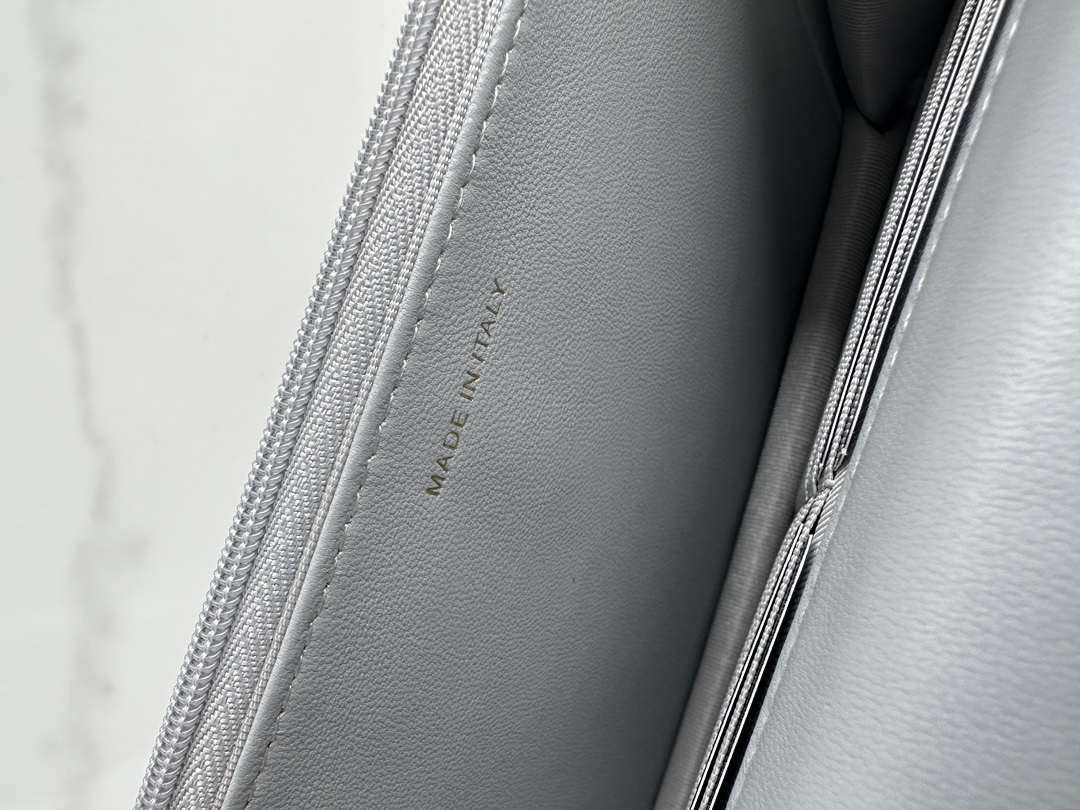 Chanel AP3267 19 Wallet on Chain Woc Shiny Lambskin Gray - Silver - View 18