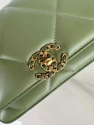 Chanel AP3267 19 Wallet on Chain Woc Shiny Lambskin Green - Silver - View 9