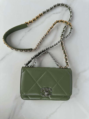 Chanel AP3267 19 Wallet on Chain Woc Shiny Lambskin Green - Silver - View 15