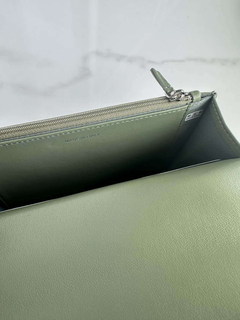 Chanel AP3267 19 Wallet on Chain Woc Shiny Lambskin Green - Silver - View 18