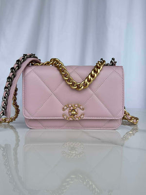 Chanel AP3267 19 Wallet on Chain Woc Shiny Lambskin Pink - Silver - View 1