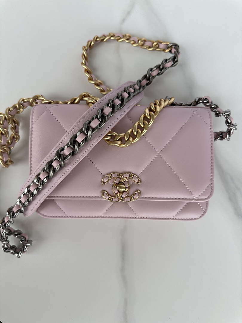 Chanel AP3267 19 Wallet on Chain Woc Shiny Lambskin Pink - Silver - View 4