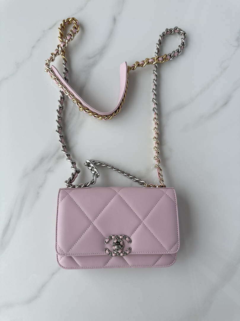 Chanel AP3267 19 Wallet on Chain Woc Shiny Lambskin Pink
