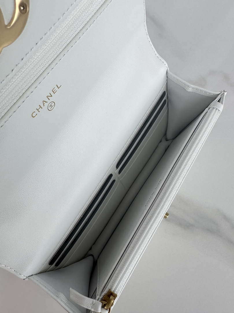 Chanel AP3267 19 Wallet on Chain Woc Shiny Lambskin White