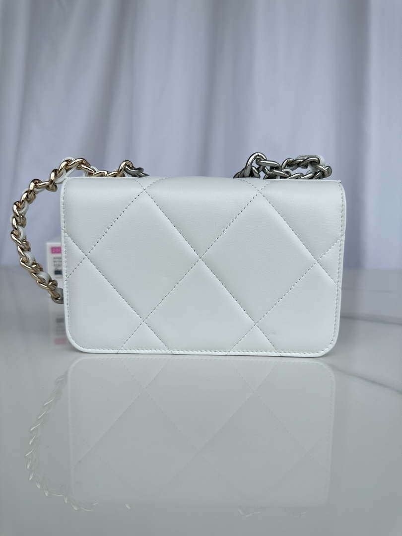 Chanel AP3267 19 Wallet on Chain Woc Shiny Lambskin White