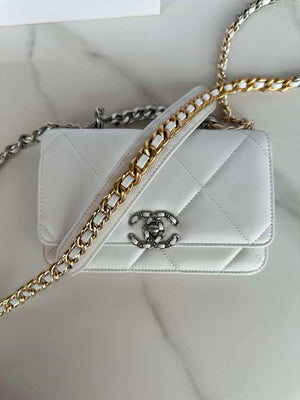 Chanel AP3267 19 Wallet on Chain Woc Shiny Lambskin White - Silver - View 15