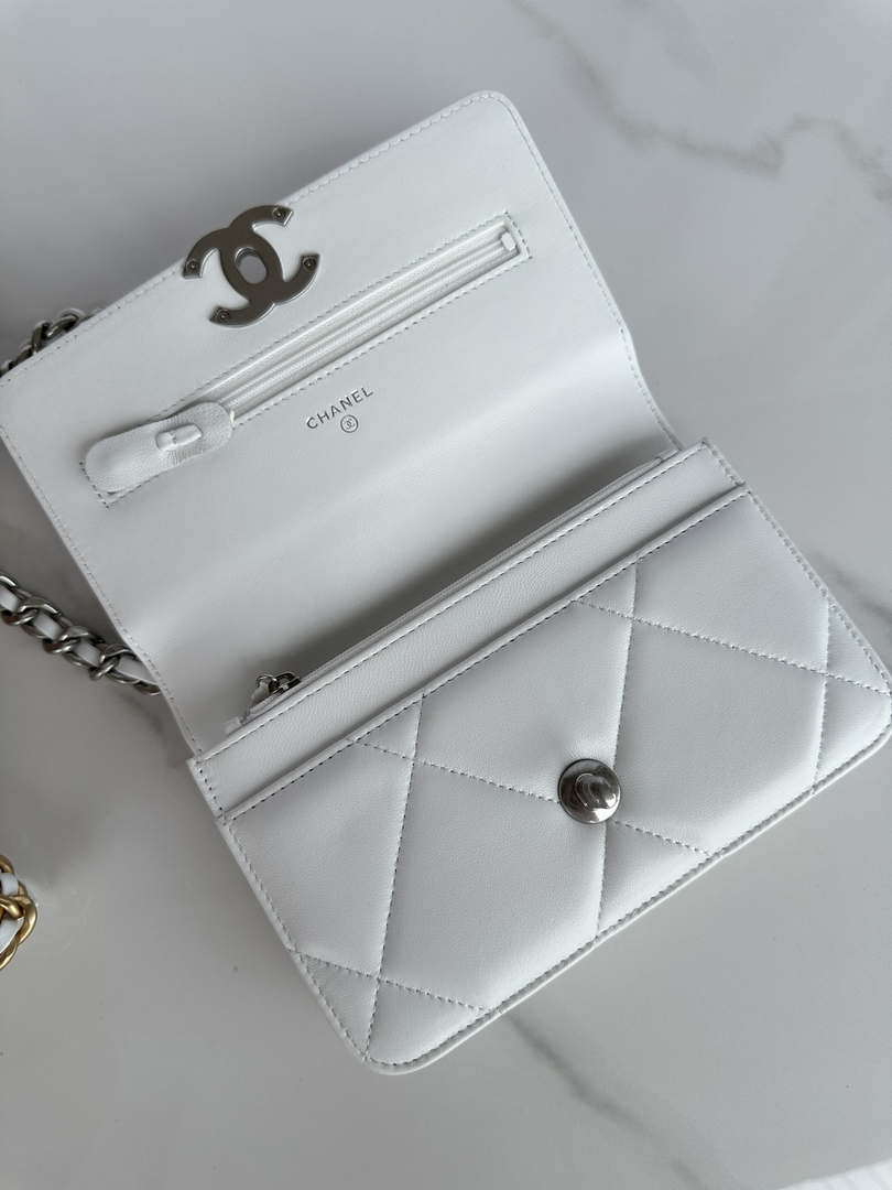 Chanel AP3267 19 Wallet on Chain Woc Shiny Lambskin White