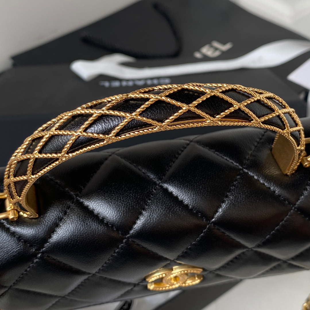 Chanel AP3385 Woc Flap Phone Holder With Chain Lambskin Black Gold - Default Title - View 4