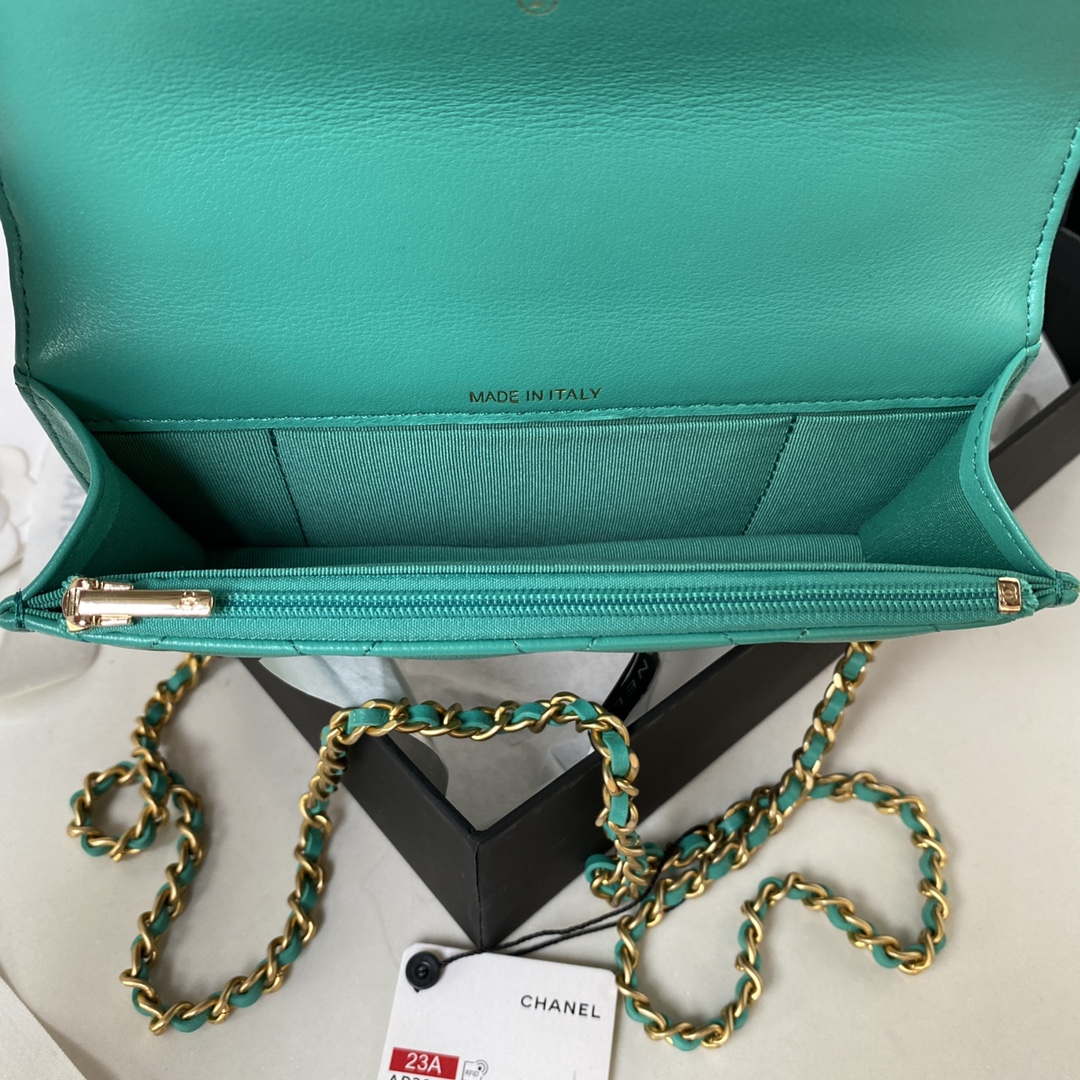 Chanel AP3385 Woc Flap Phone Holder With Chain Lambskin Green Gold - Default Title - View 7