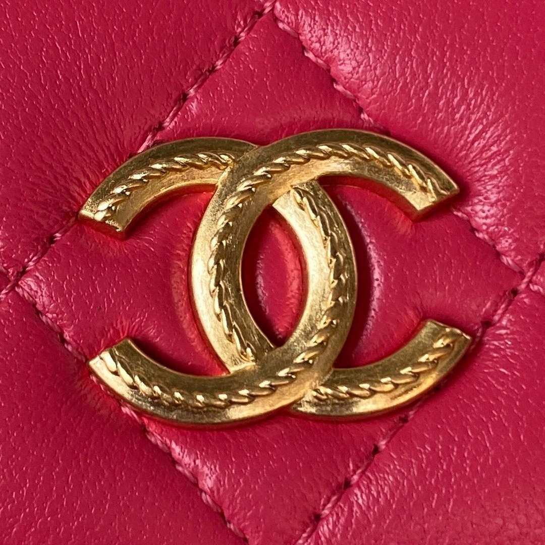 Chanel AP3385 Woc Flap Phone Holder With Chain Lambskin Red Gold - Default Title - View 3