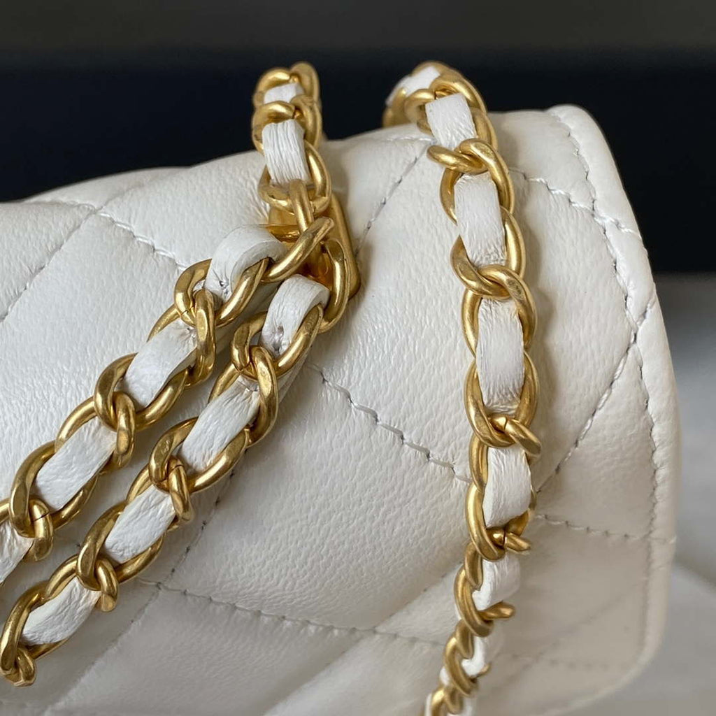 Chanel AP3426 Woc Mini Flap Bag Lambskin 17cm White
