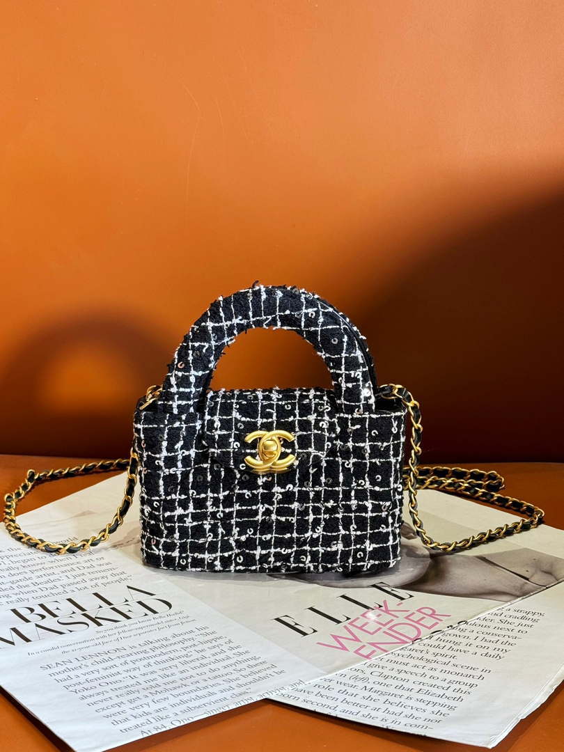 Chanel AP3435 CLUTCH WITH CHAIN Sequin Embroidered Tweed & Gold-Tone Metal Black White & Silver - Default Title - View 1