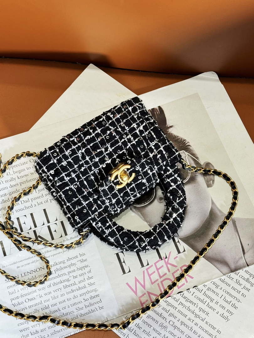 Chanel AP3435 CLUTCH WITH CHAIN Sequin Embroidered Tweed & Gold-Tone Metal Black White & Silver