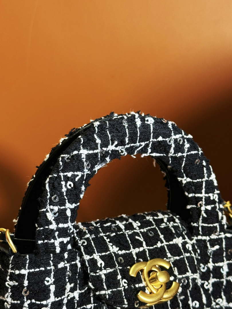 Chanel AP3435 CLUTCH WITH CHAIN Sequin Embroidered Tweed & Gold-Tone Metal Black White & Silver - Default Title - View 9