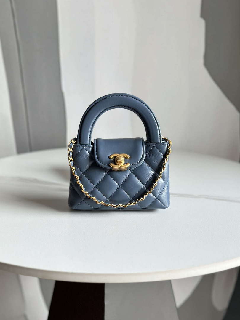 Chanel AP3435 Shiny Aged calfskin & gold-tone metal Navy Blue - Default Title - View 1