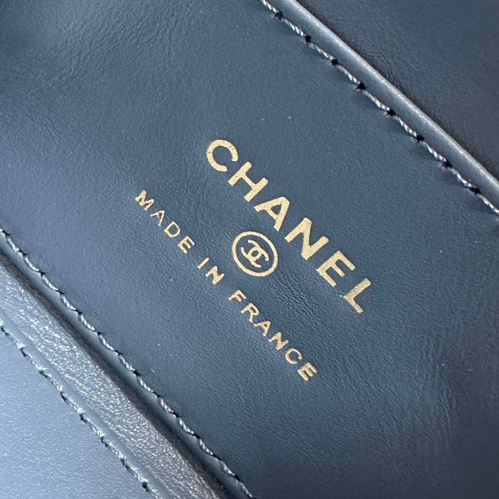 Chanel AP3435 Shiny Aged calfskin & gold-tone metal Navy Blue
