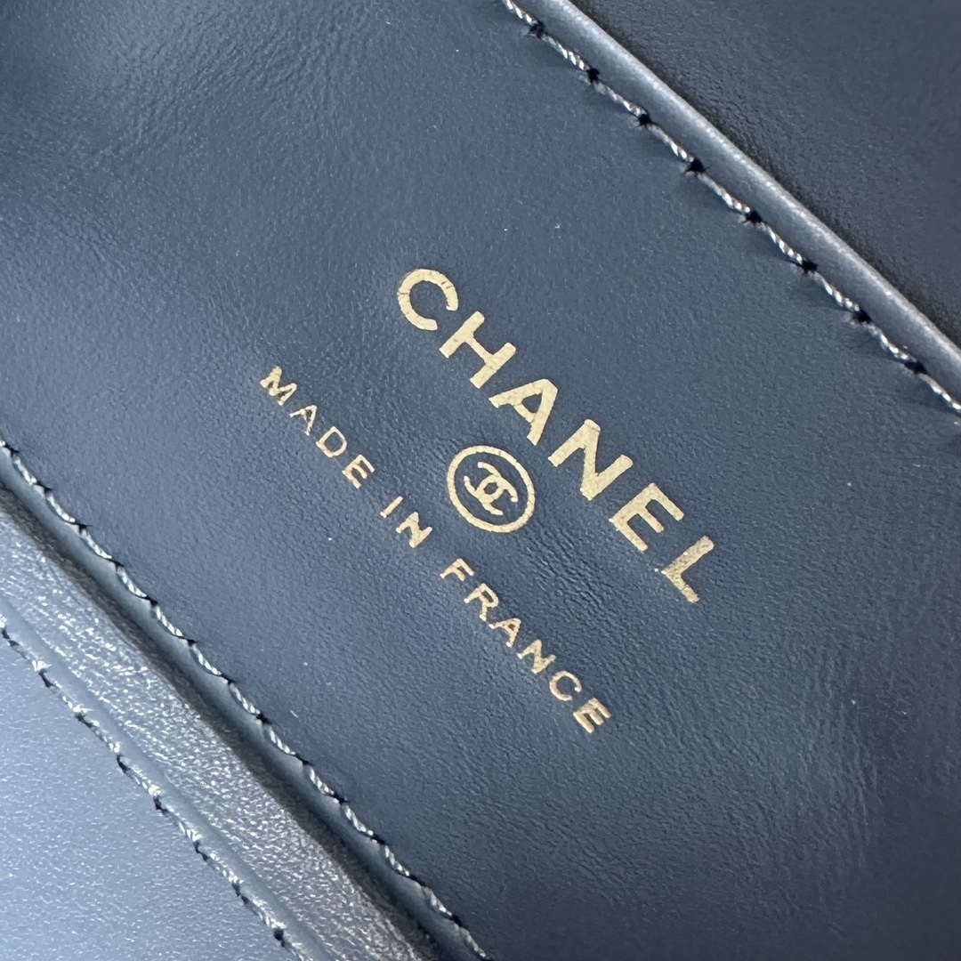 Chanel AP3435 Shiny Aged calfskin & gold-tone metal Navy Blue