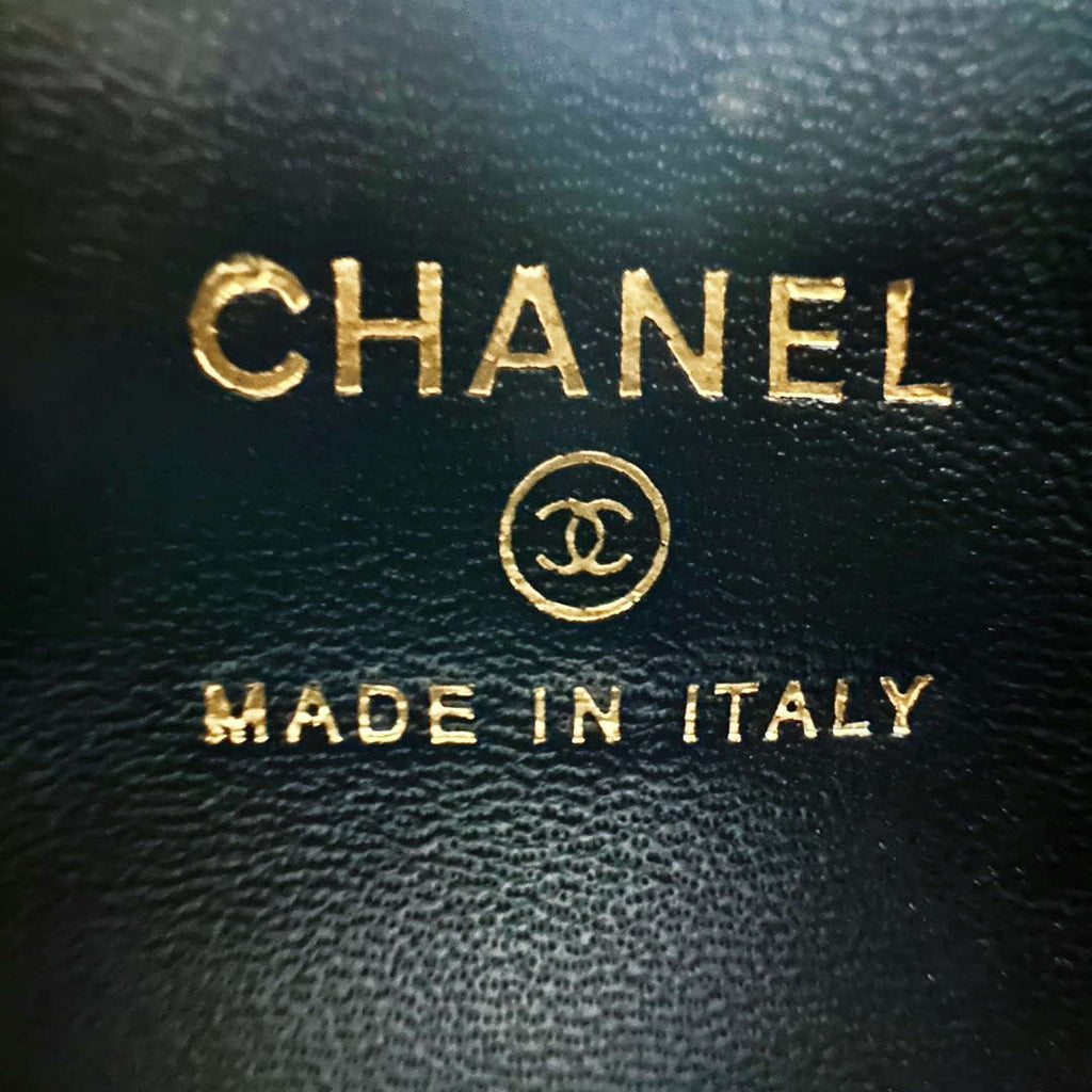 Chanel AP3435 Shiny aged calfskin & gold-tone metal Black