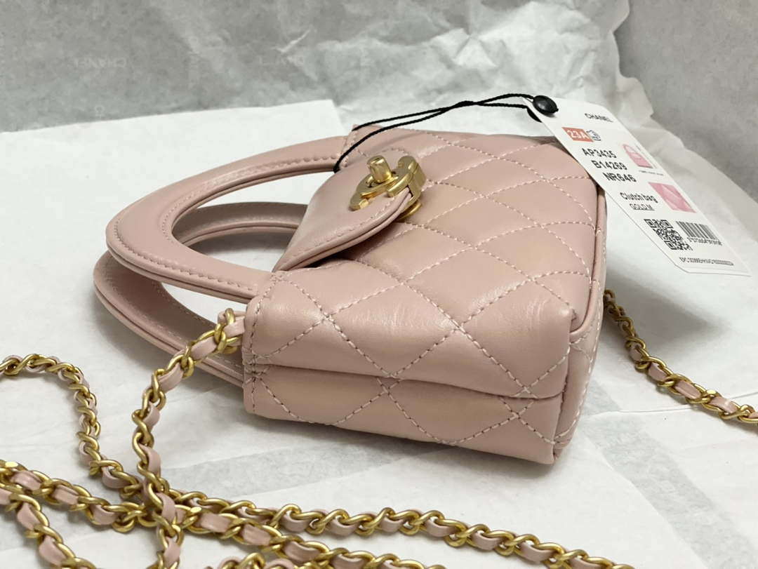 Chanel AP3435 Shiny aged calfskin & gold-tone metal Pink - Default Title - View 4