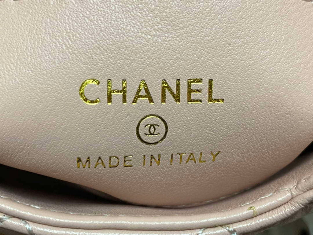 Chanel AP3435 Shiny aged calfskin & gold-tone metal Pink
