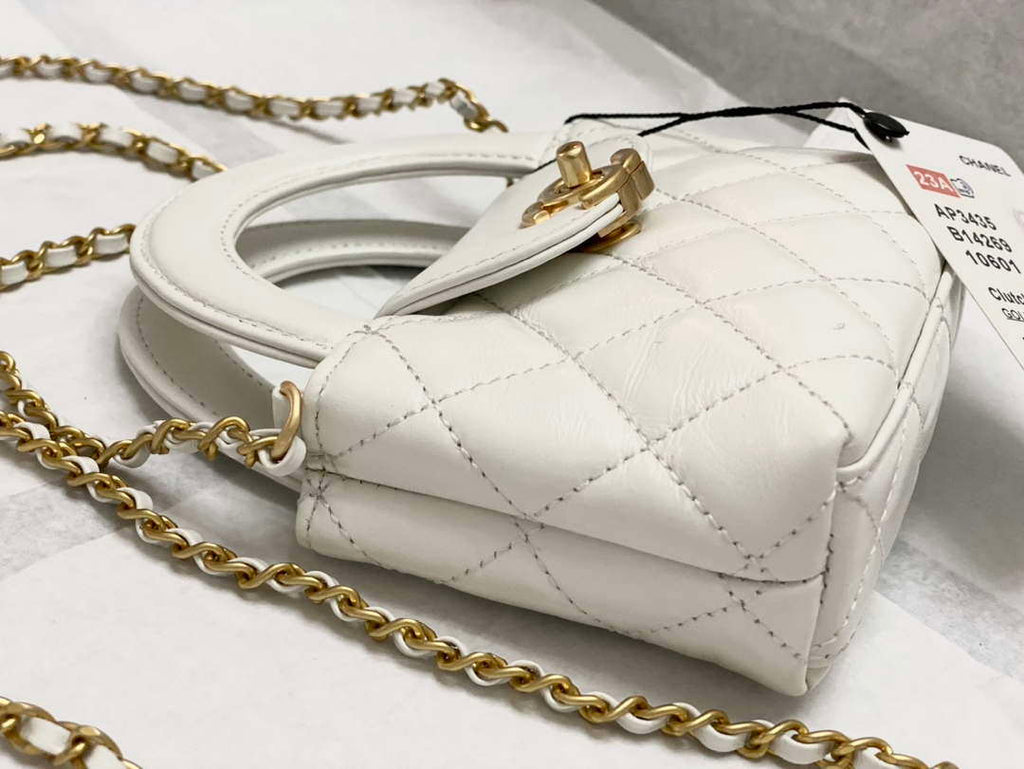 Chanel AP3435 Shiny aged calfskin & gold-tone metal White