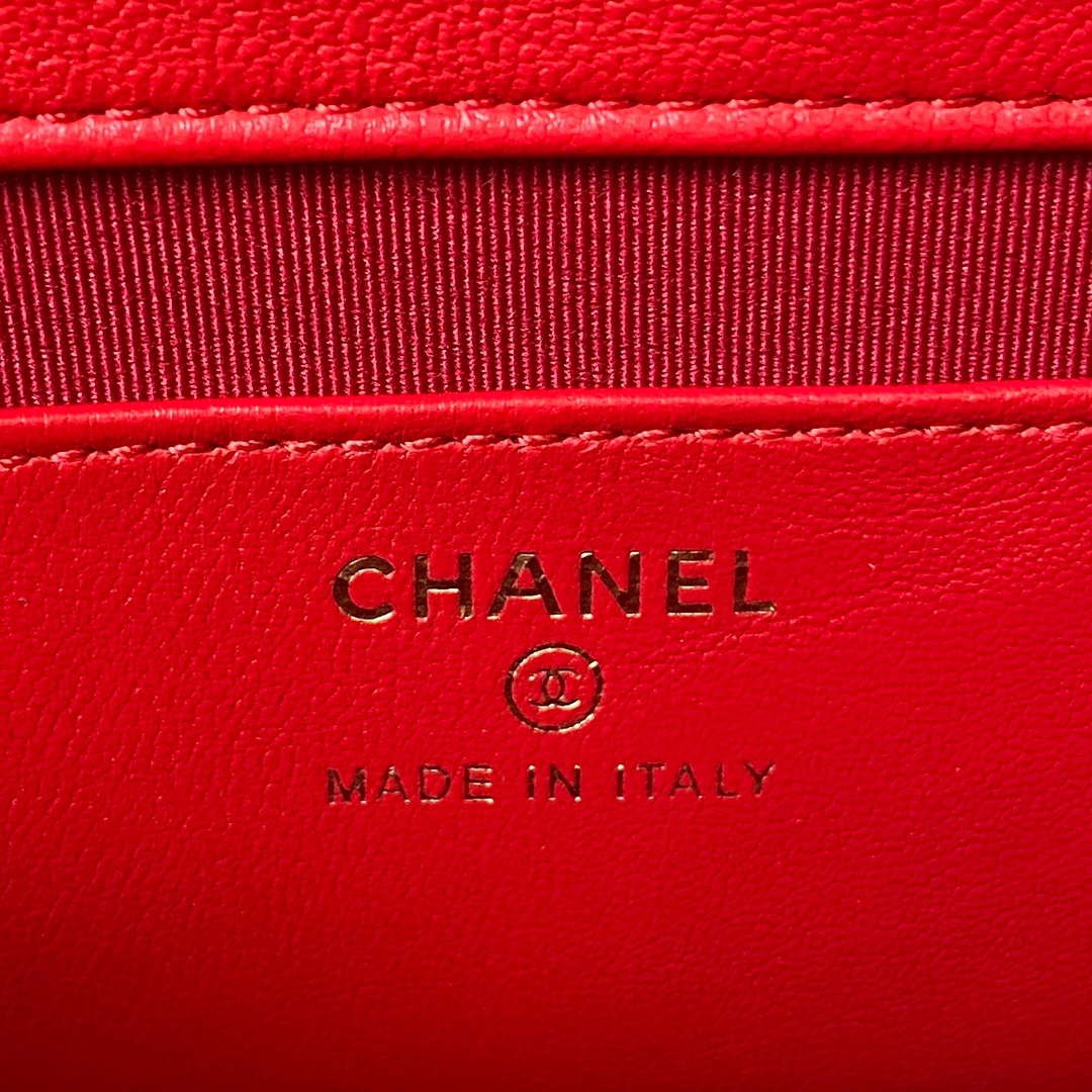 Chanel AP3484 CLUTCH WITH CHAIN Shiny Lambskin & Gold-Tone Metal Red - Default Title - View 8