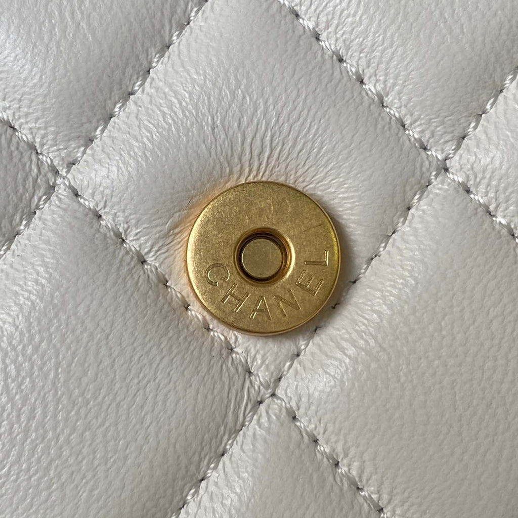 Chanel AP3484 CLUTCH WITH CHAIN Shiny Lambskin & Gold-Tone Metal White