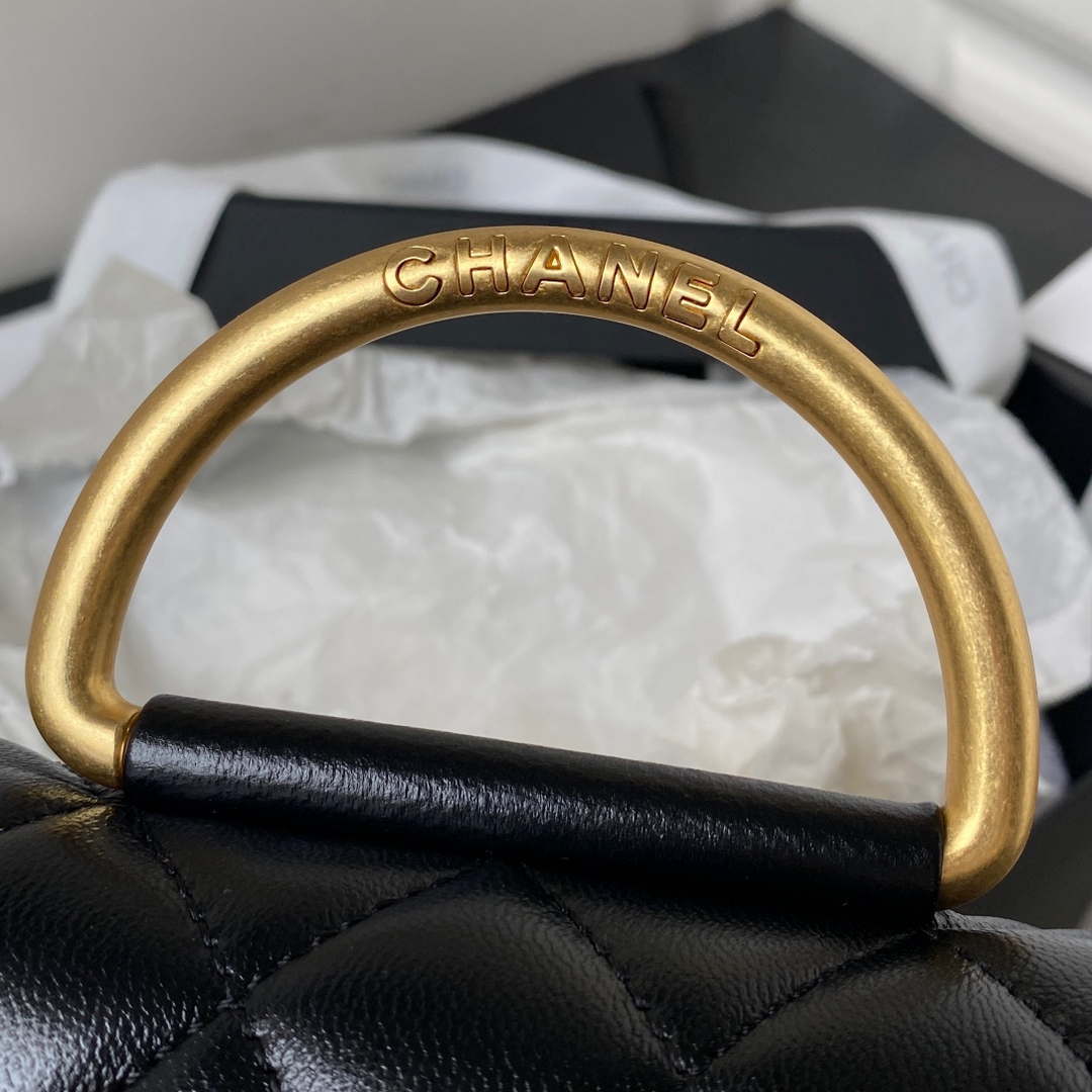 Chanel AP3485 Clutch With Chain Shiny Lambskin & Gold-Tone Metal Black