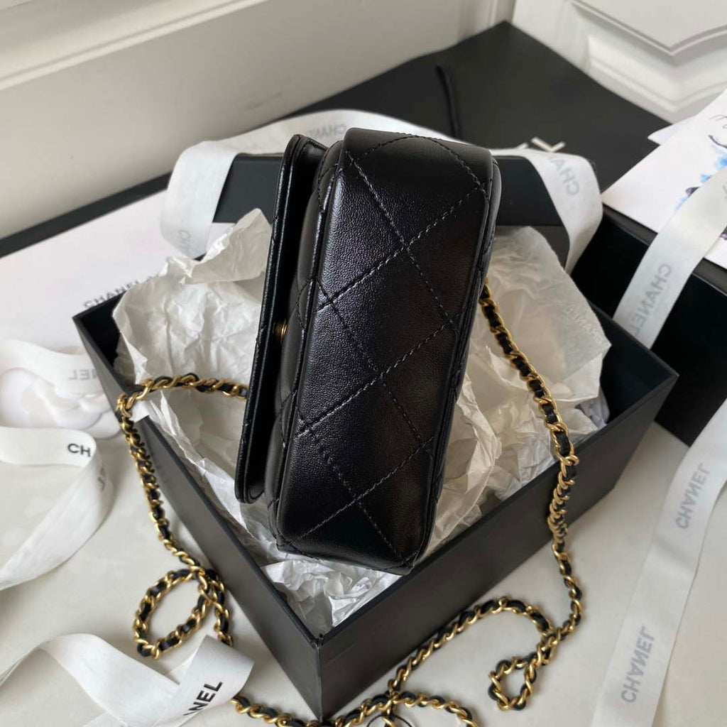 Chanel AP3485 Clutch With Chain Shiny Lambskin & Gold-Tone Metal Black