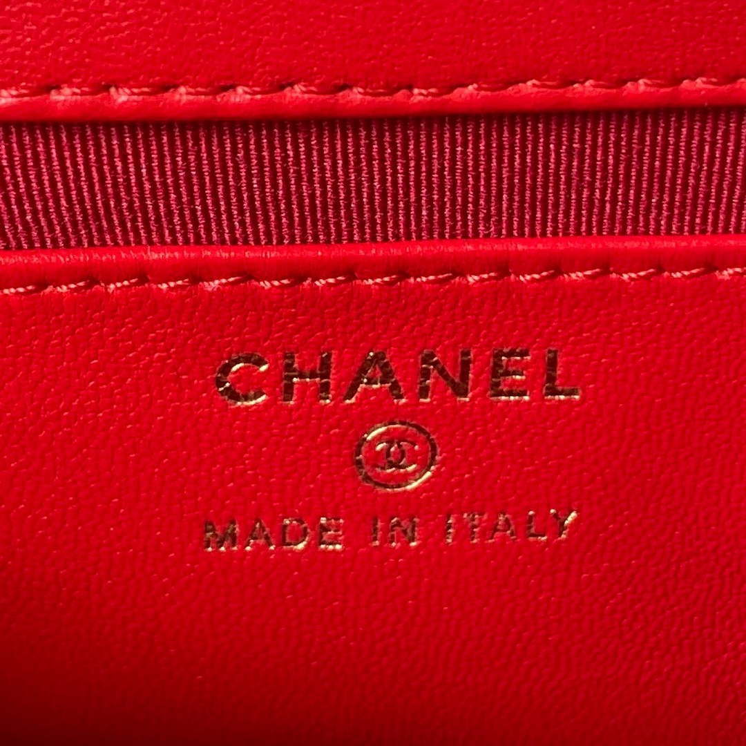 Chanel AP3485 Clutch With Chain Shiny Lambskin & Gold-Tone Metal Red