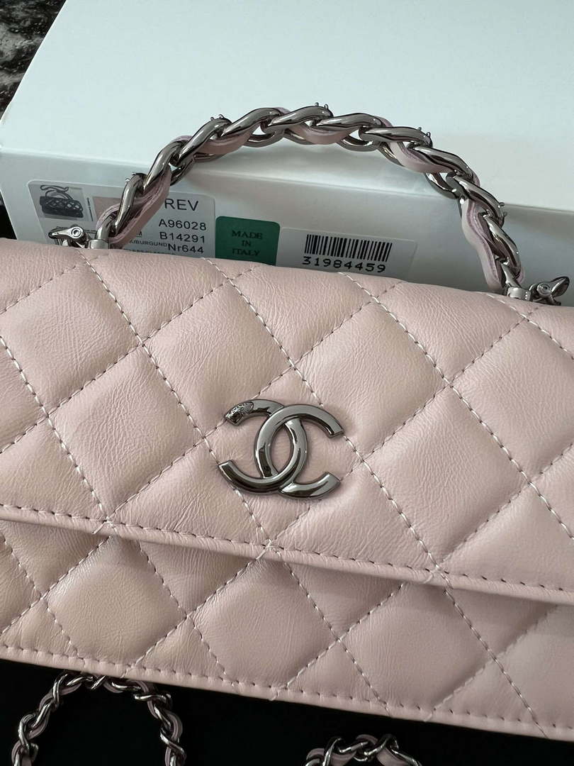 Chanel AP3566 Clutch with Chain Pink Shiny Crumpled Calfskin Strass & Ruthenium Finish Metal