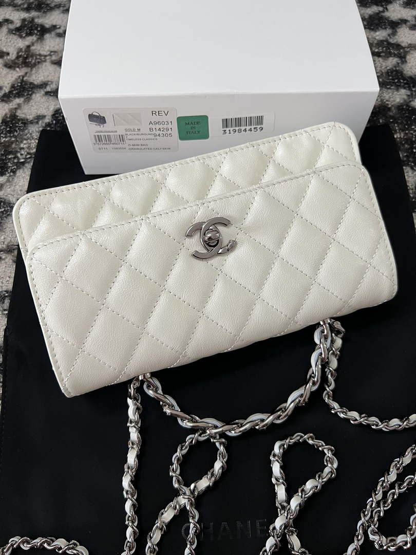 Chanel AP3566 Clutch with Chain White Shiny Crumpled Calfskin Strass & Ruthenium Finish Metal