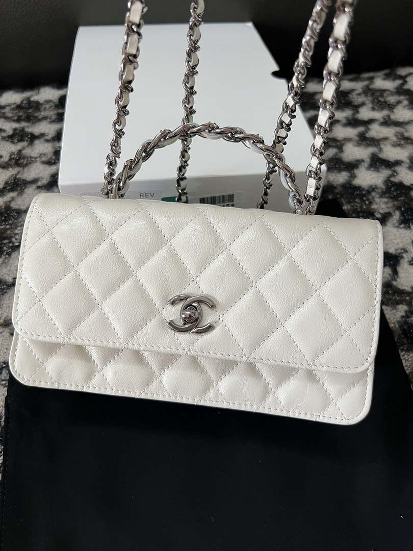 Chanel AP3566 Clutch with Chain White Shiny Crumpled Calfskin Strass & Ruthenium Finish Metal