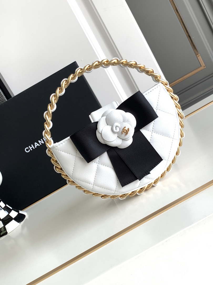 Chanel AP3583 Pouch Mixed Fibers 22cm Calfskin & Gold-Tone Metal White AP3584 - Default Title - View 1