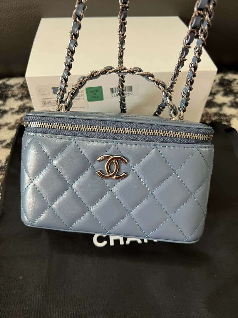 Chanel AP3593 Shiny Crumpled Calfskin Strass & Ruthenium-Finish Metal Blue