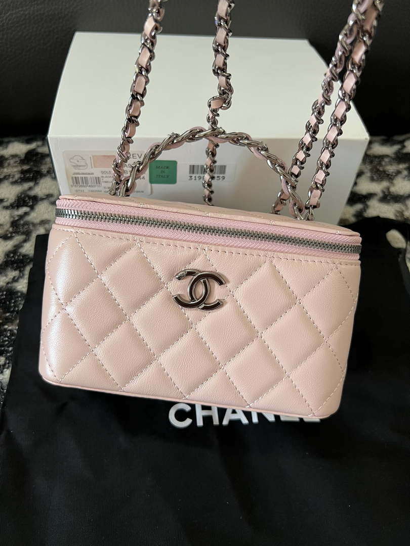Chanel AP3593 Shiny Crumpled Calfskin Strass & Ruthenium-Finish Metal Pink
