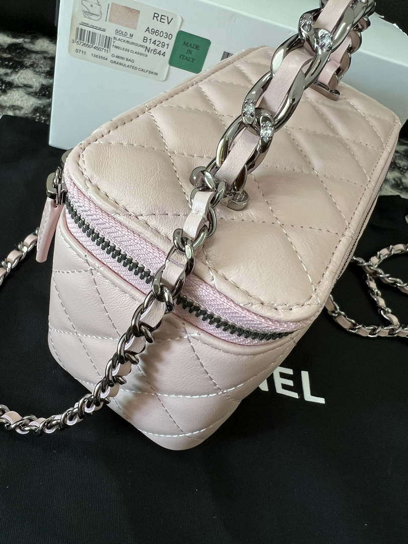 Chanel AP3593 Shiny Crumpled Calfskin Strass & Ruthenium-Finish Metal Pink