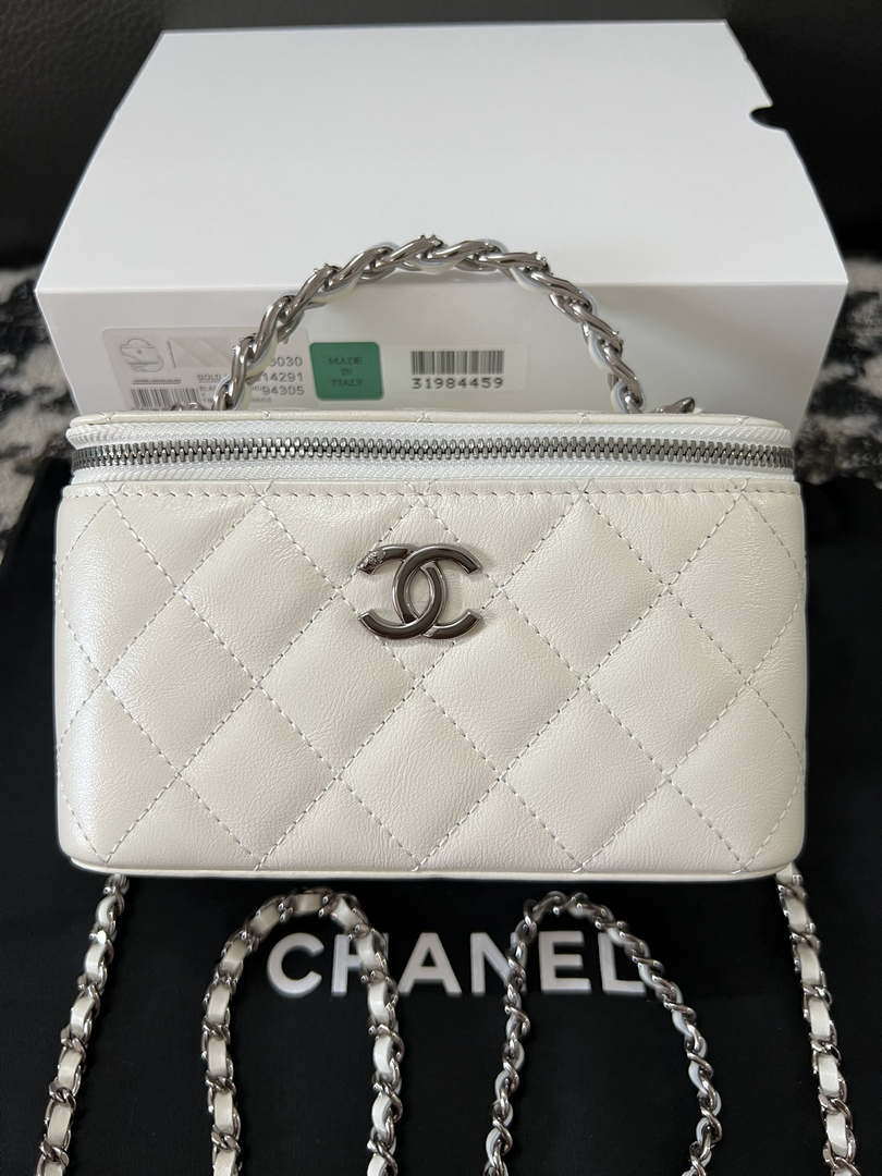 Chanel AP3593 Shiny Crumpled Calfskin Strass & Ruthenium-Finish Metal White - Default Title - View 1
