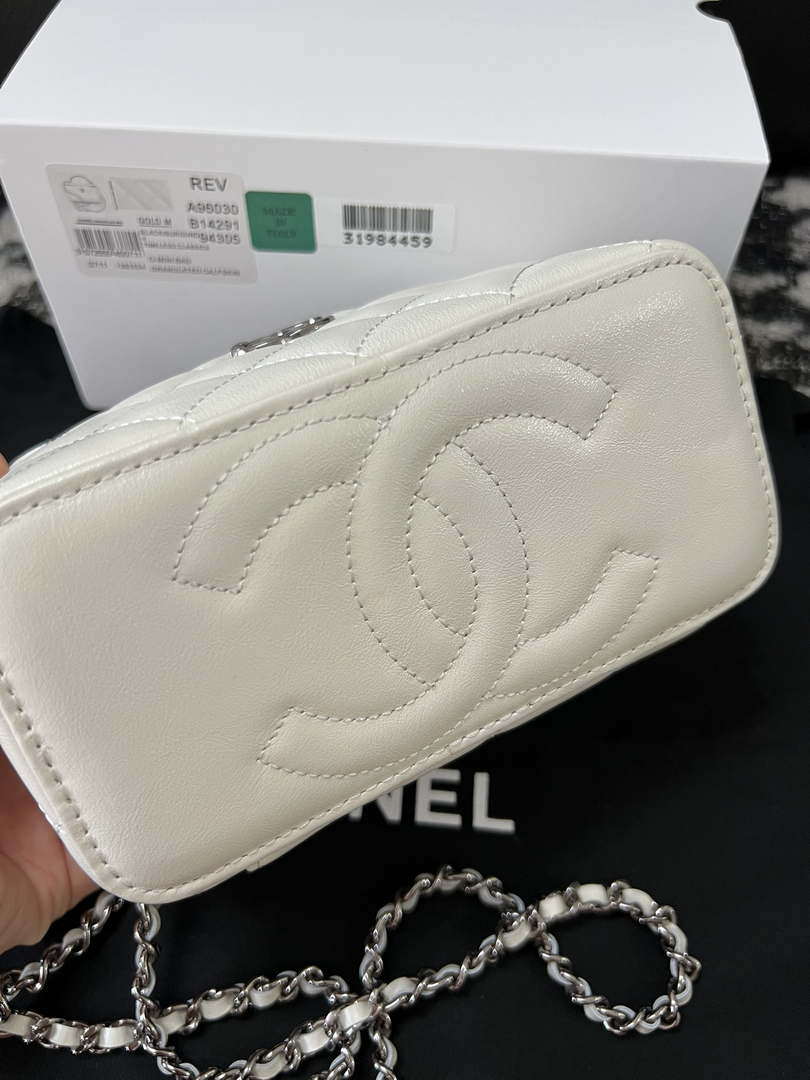 Chanel AP3593 Shiny Crumpled Calfskin Strass & Ruthenium-Finish Metal White