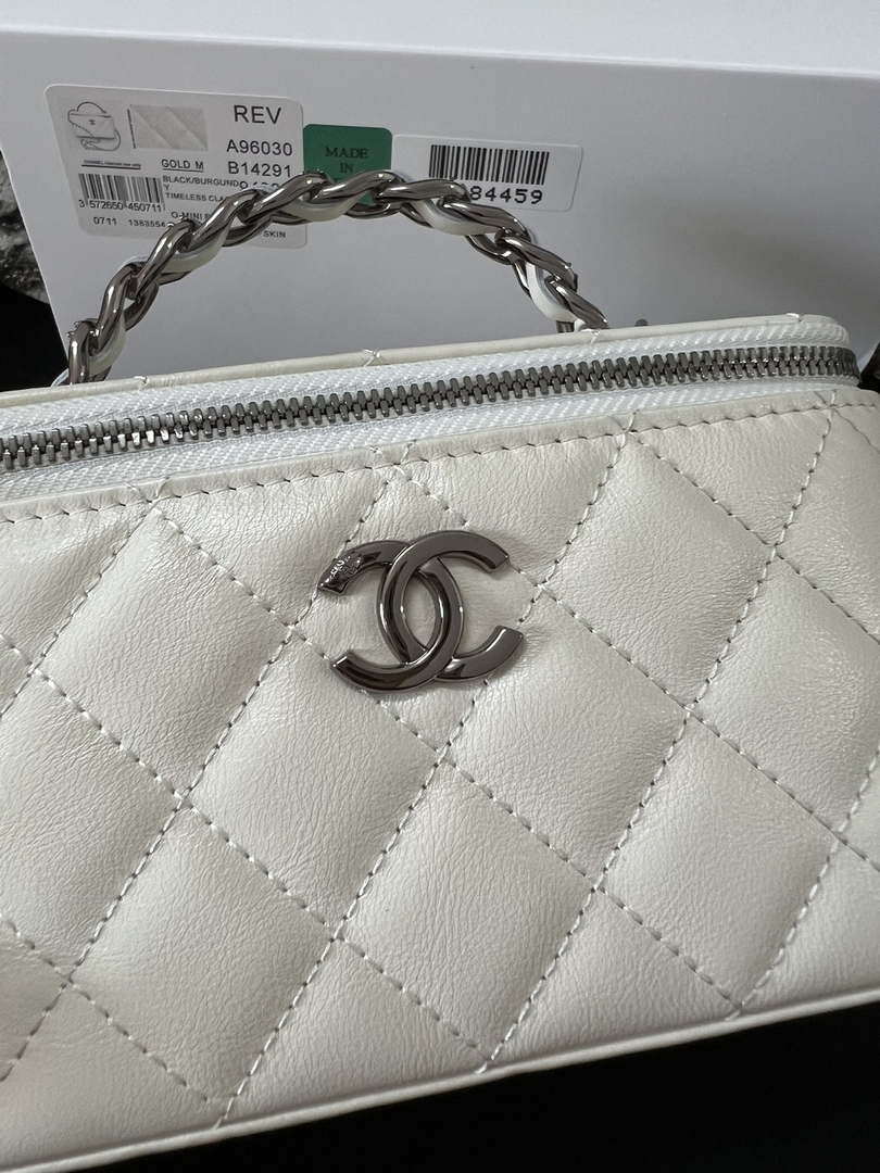 Chanel AP3593 Shiny Crumpled Calfskin Strass & Ruthenium-Finish Metal White