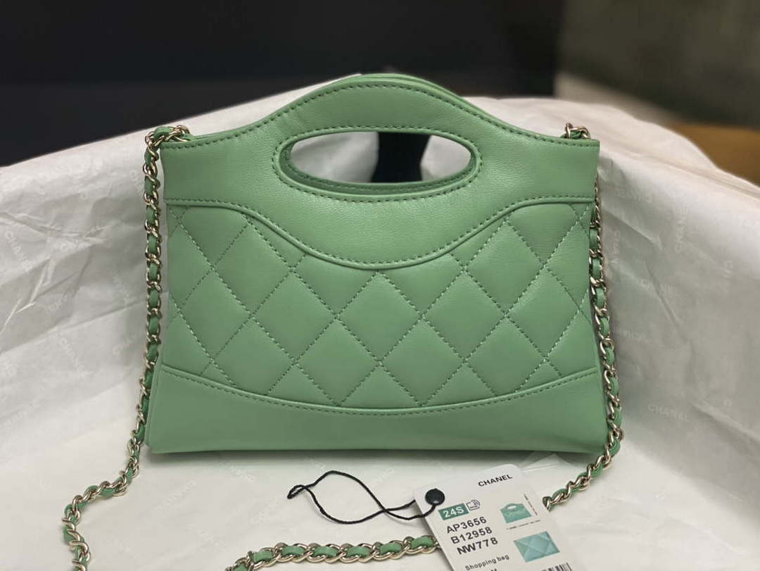 Chanel AP3656 Small Shopping Bag Shiny Lambskin & Gold-Tone Metal Green - Default Title - View 3