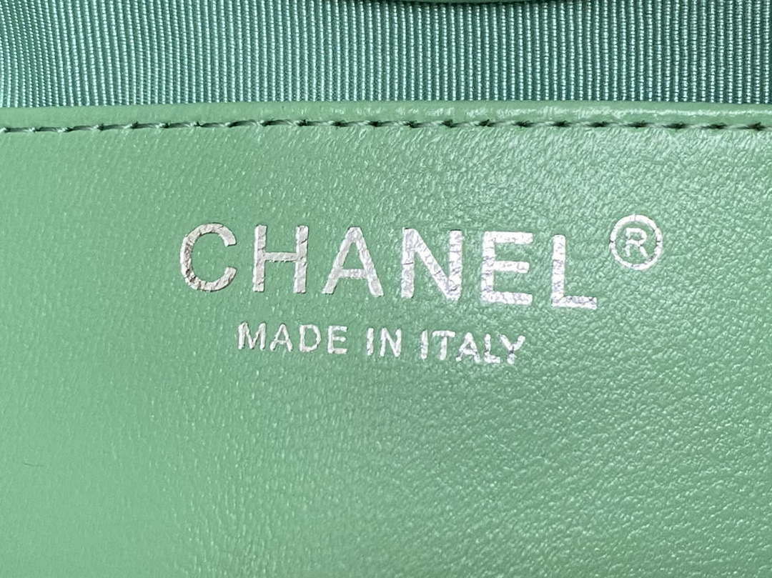 Chanel AP3656 Small Shopping Bag Shiny Lambskin & Gold-Tone Metal Green