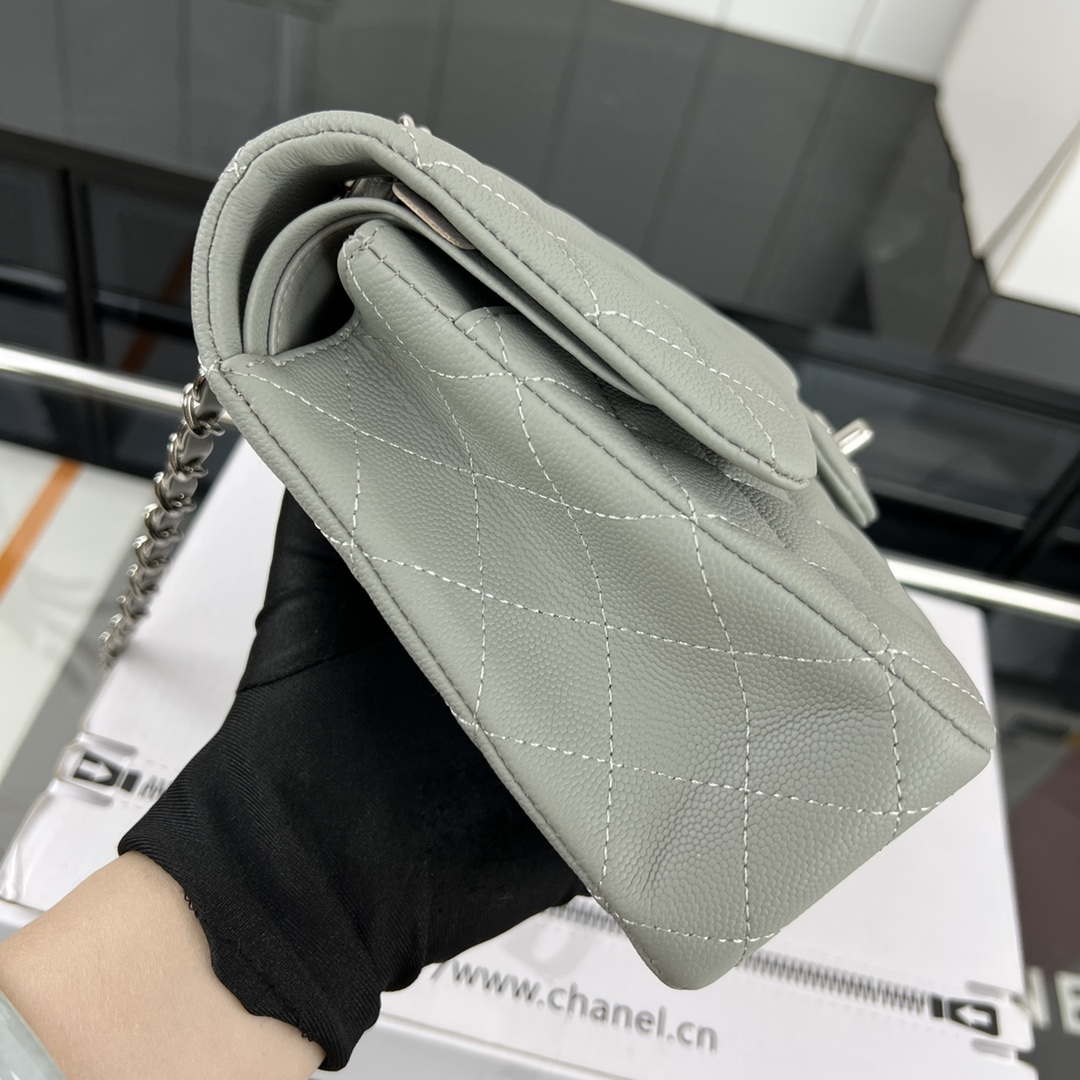 Chanel A01112 Flap Classic 11.12 Handbag Grained Calfskin & Silver-Tone Metal Gray - Default Title - View 4