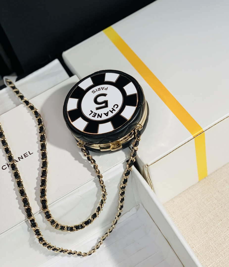 Chanel Ap3704 Clutch  With Chain Lambskin Enamel & Gold-Tone Metal Black & White - Default Title - View 1