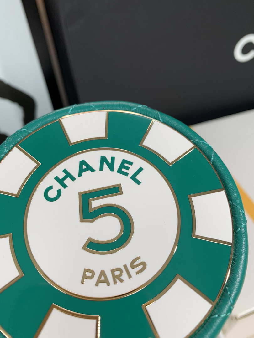 Chanel Ap3704 Clutch  With Chain Lambskin Enamel & Gold-Tone Metal Green & White